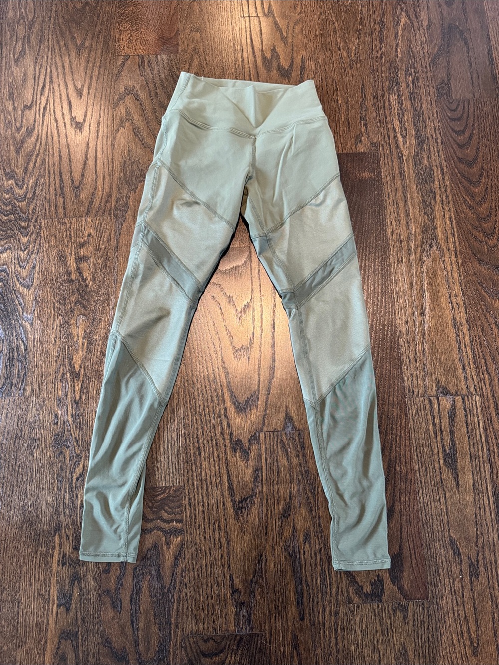 EUC ALO Shiela Army Green Leggings XS